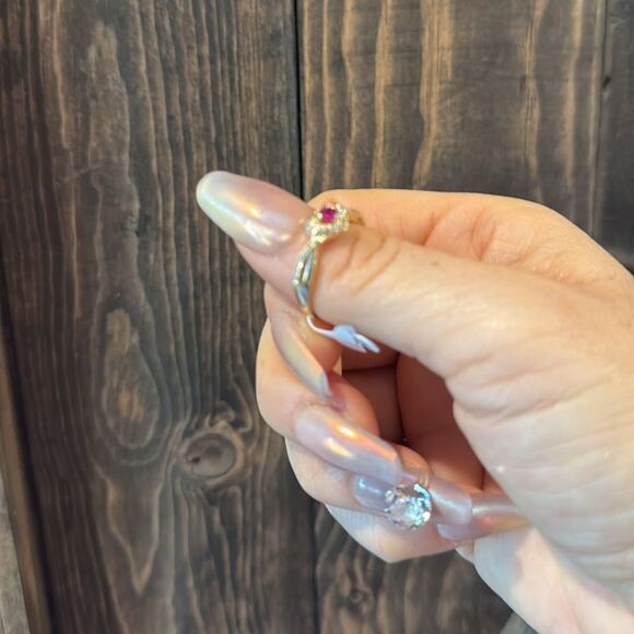 Elegant 14K Gold Plated Pink Heart Princess Twisted Ring - Picture 8 of 12